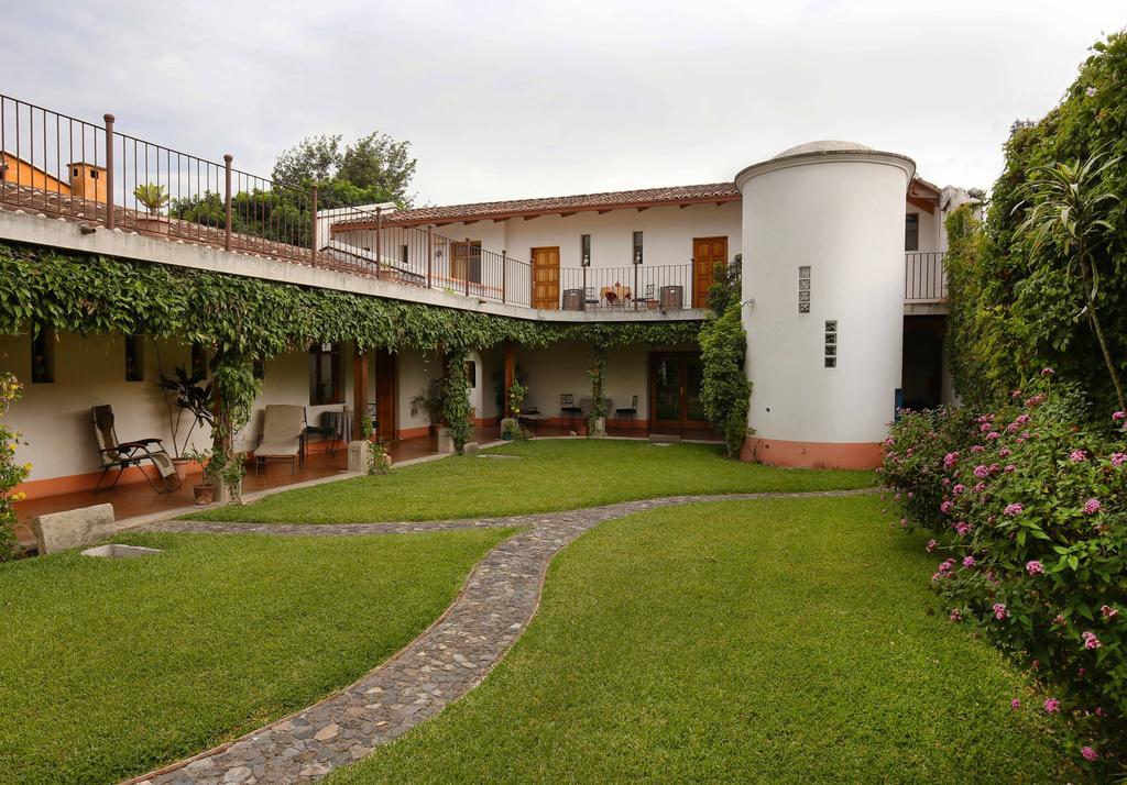 Chez Daniel Bed & Breakfast Antigua Exterior photo